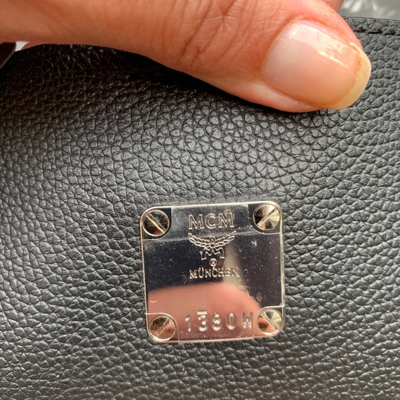 ⛔️SOLD⛔️Authentic MCM two tone Leather tote - Picture 10 of 10